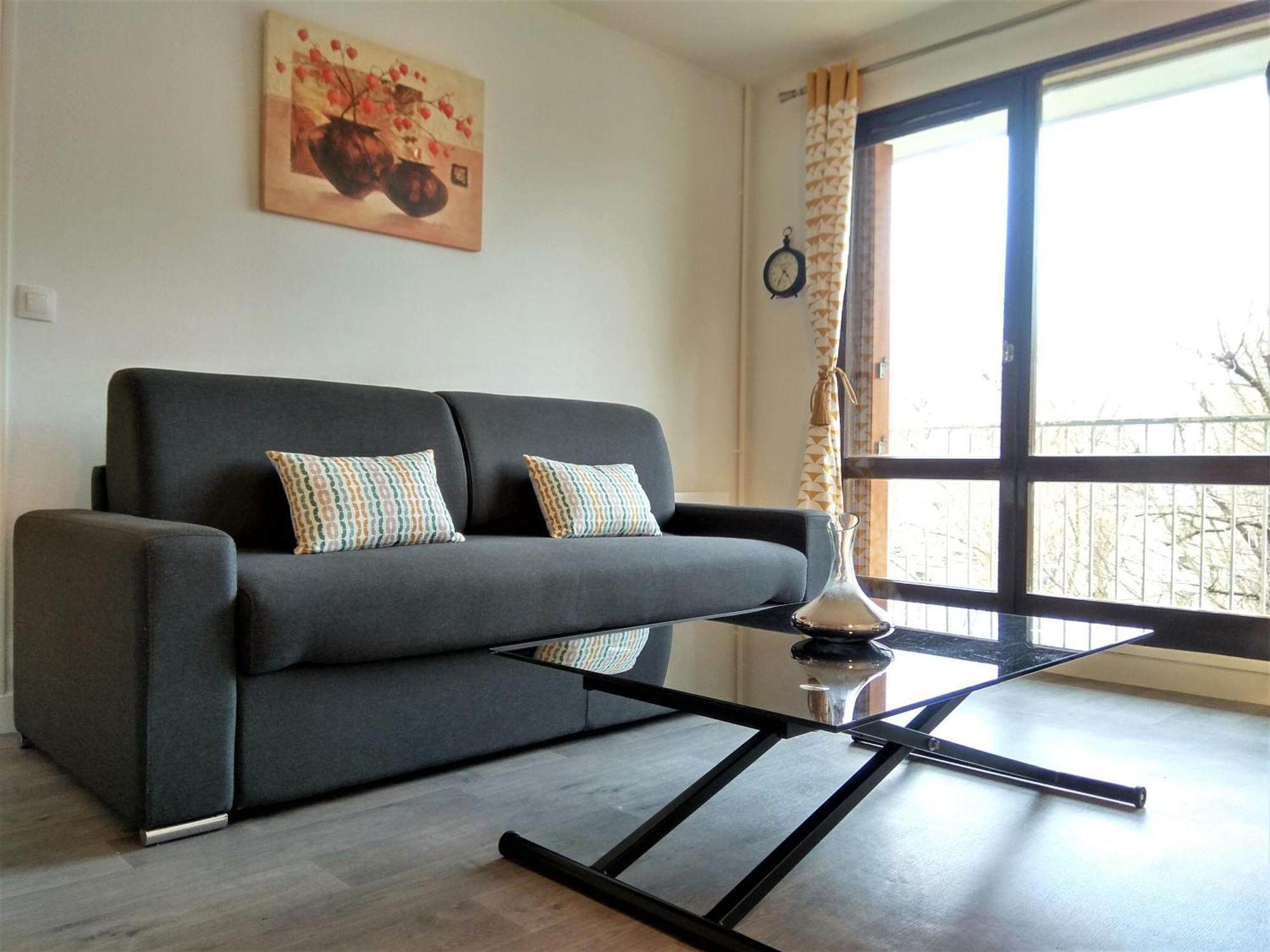 Budget Apart With Balcony And Great View 생드니 외부 사진
