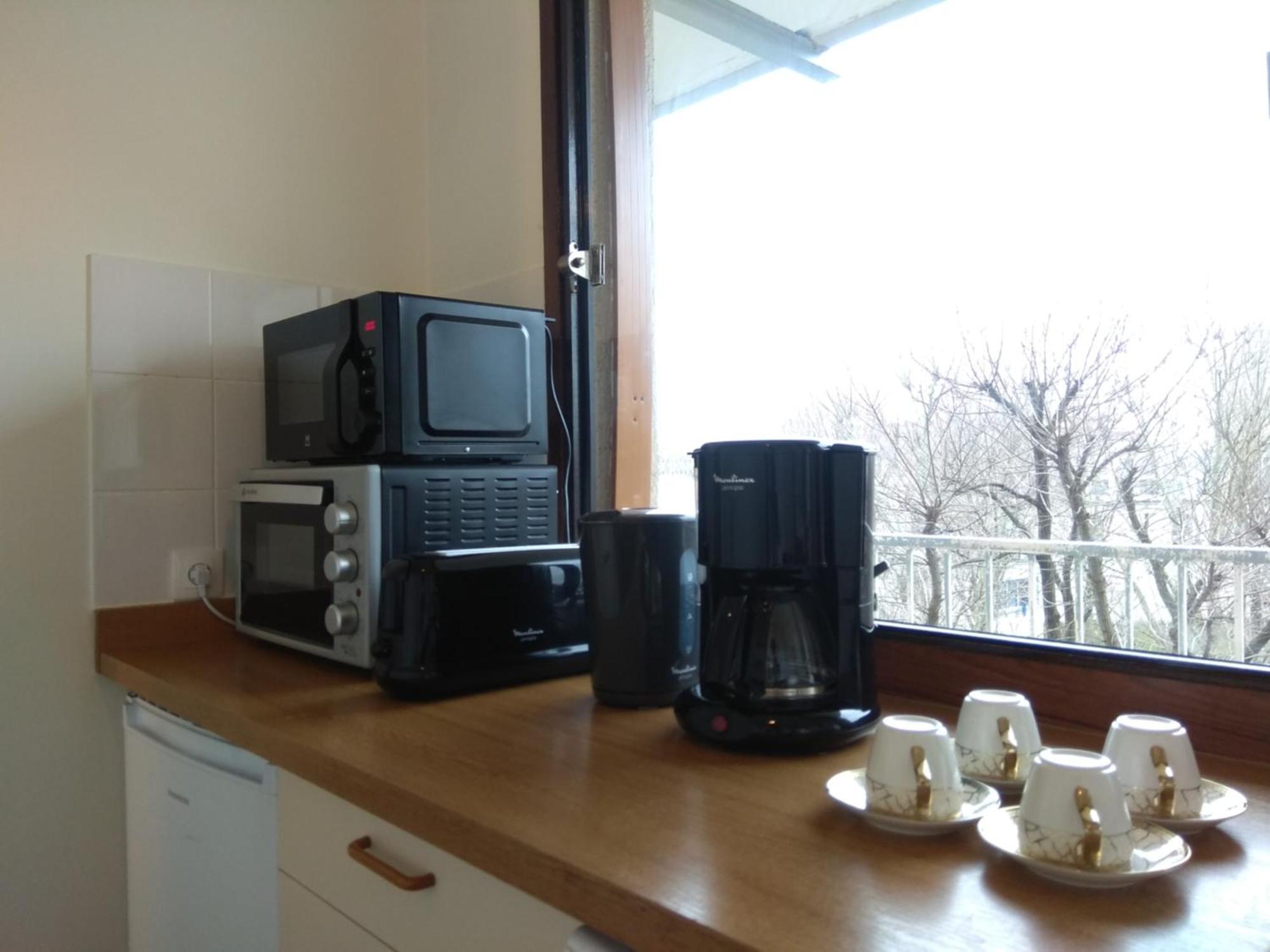 Budget Apart With Balcony And Great View 생드니 외부 사진